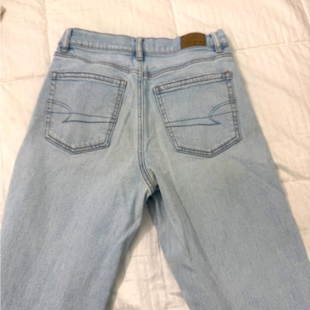 AmericanâEagle âStrigidâ Light Wash Straight Leg Jeans | Size 2 Regular - Picture 10 of 10